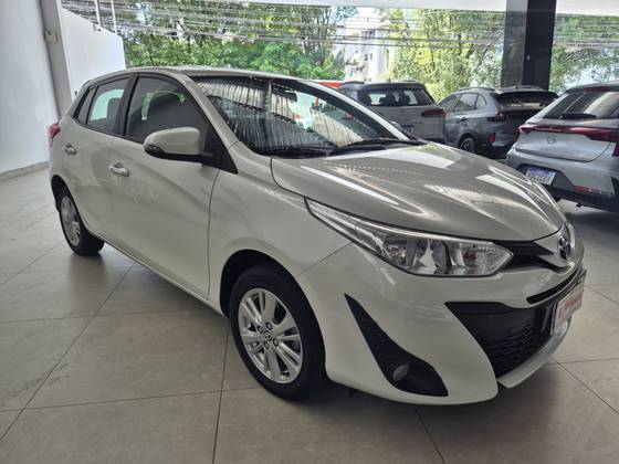 TOYOTA YARIS 1.3 16V FLEX XL MULTIDRIVE TOYOTA YARIS 1.3 16V FLEX XL MULTIDRIVE
